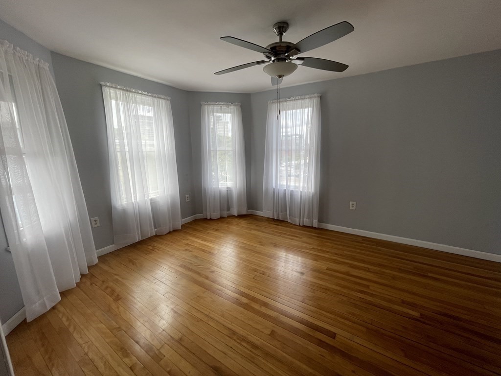 9 Maine Ave, East Somerville