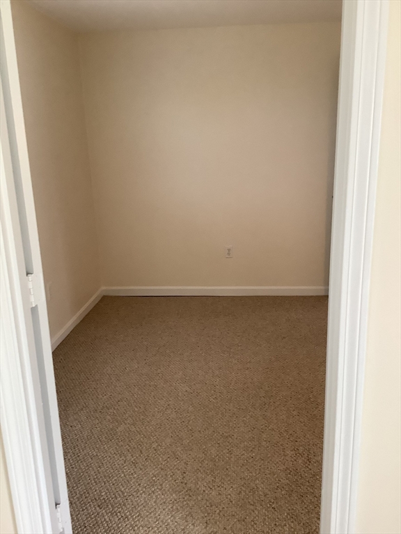 5 Lakemans Ln, Ipswich