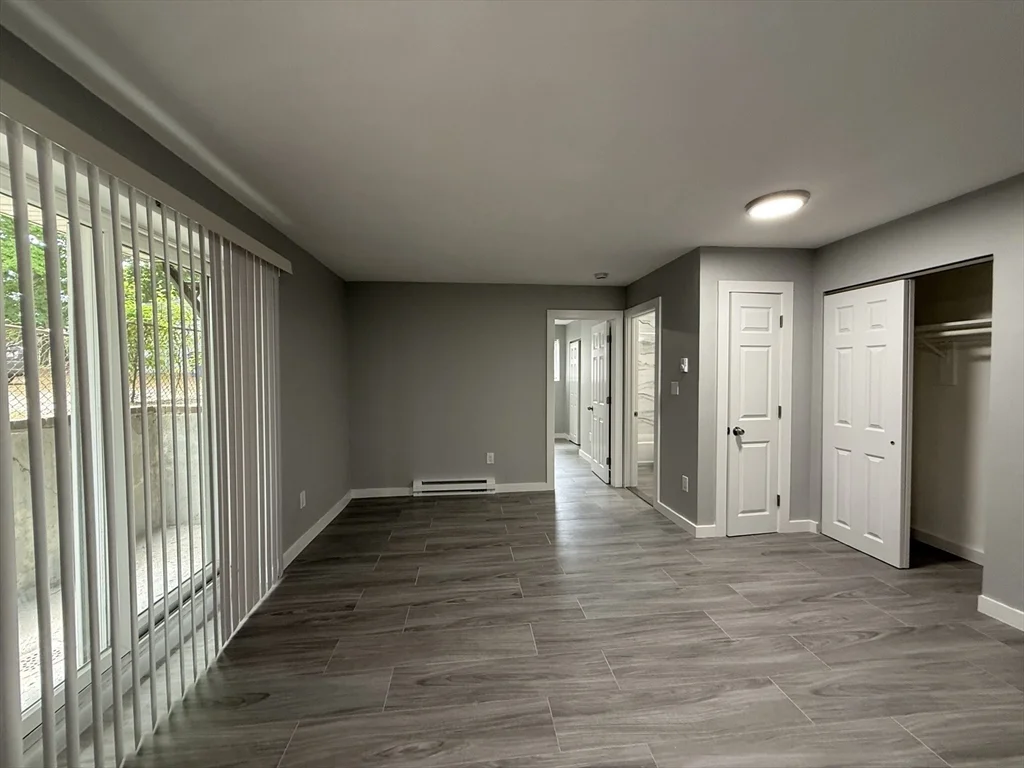 565 Hyde Park Ave, Roslindale