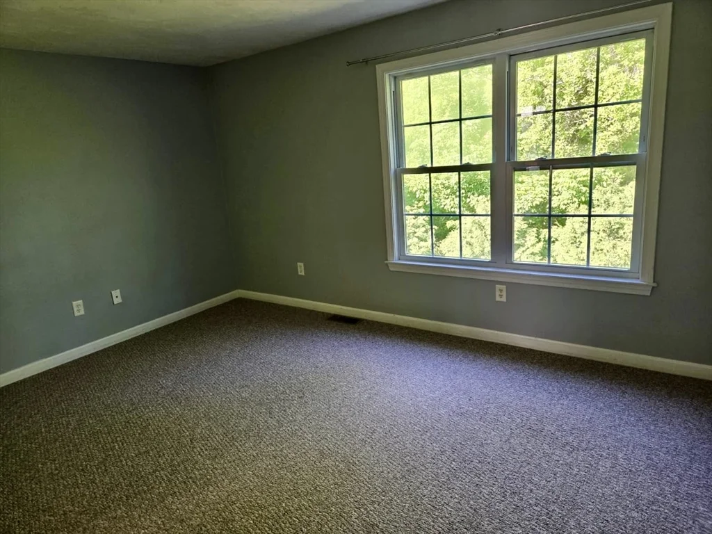 100 Nutting Rd, Westford