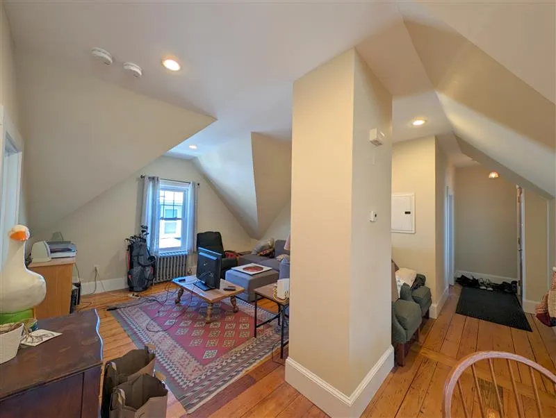 48 Orchard St, Medford