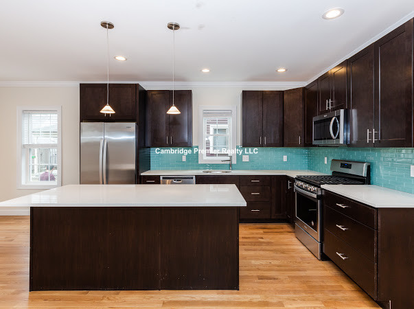 4 bed, 4+ bath apartment for rent at 27 1st St Unit 2, Medford — photo 10 of 20