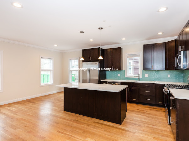 4 bed, 4+ bath apartment for rent at 27 1st St Unit 2, Medford — photo 11 of 20