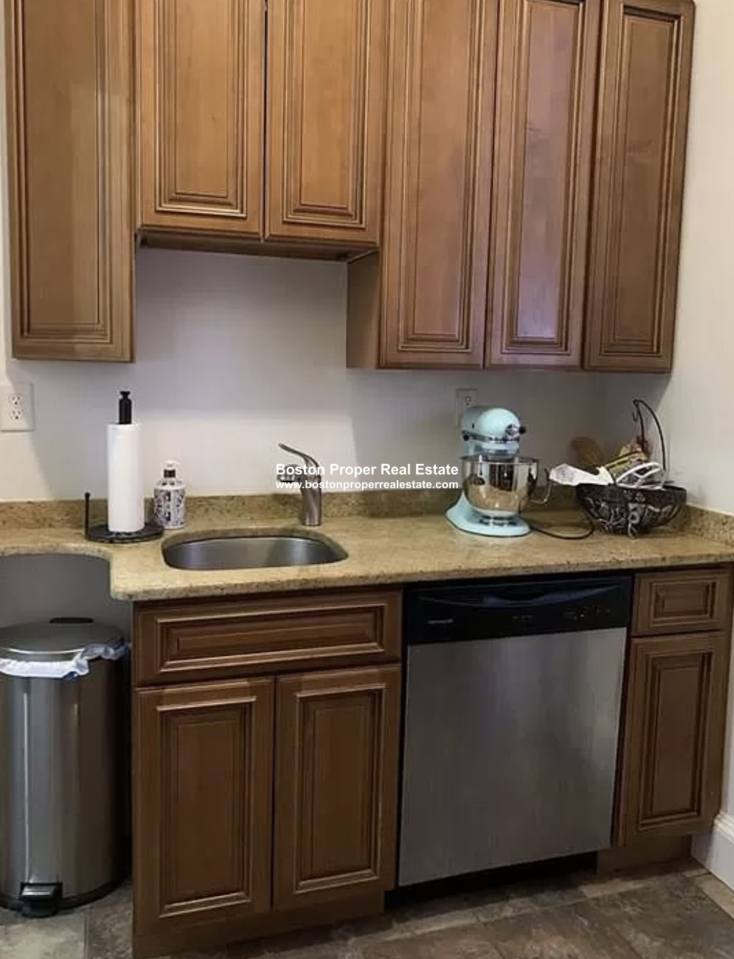 1 bed, 1 bath apartment for rent at 27 1/2 Massachusetts Ave Unit 4, Back Bay — photo 4 of 7