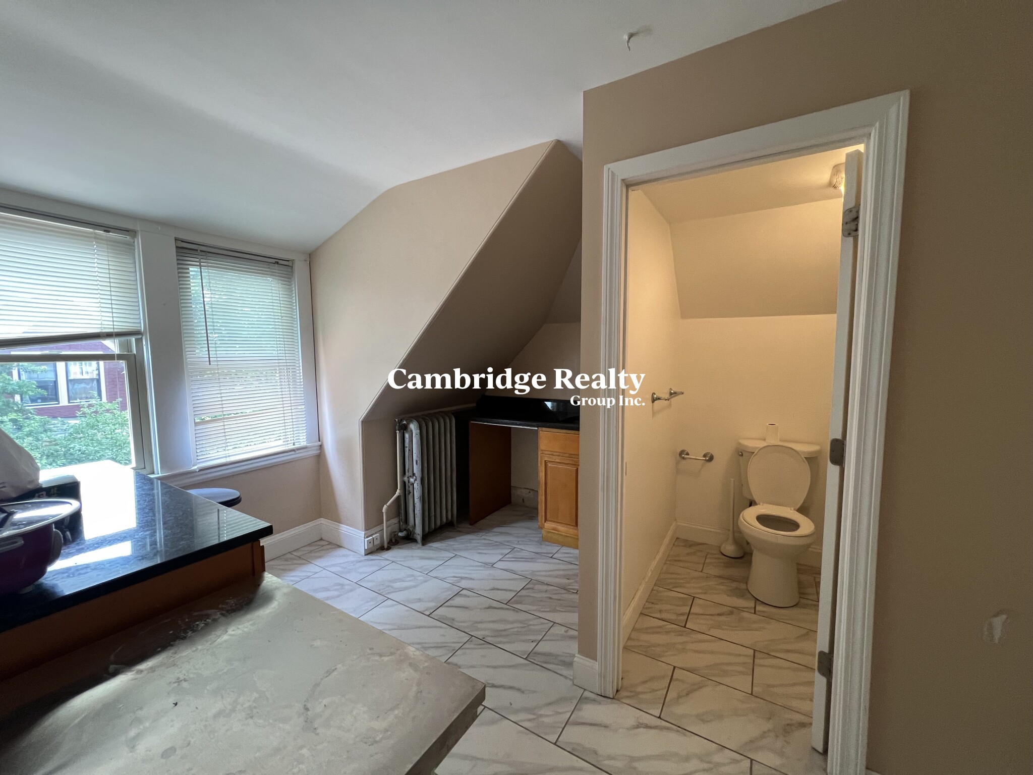 22 Grand View Ave, Prospect Hill