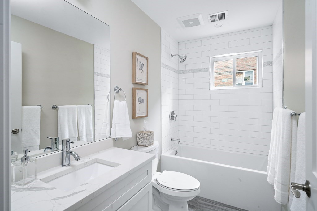 650 Hyde Park Ave, Roslindale