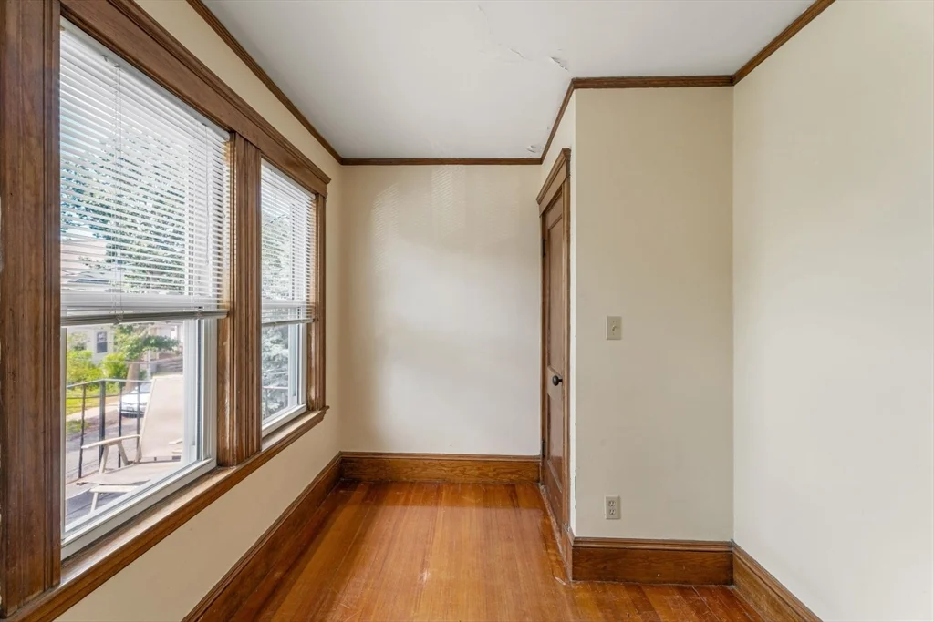 25 Dartmouth St, East Watertown