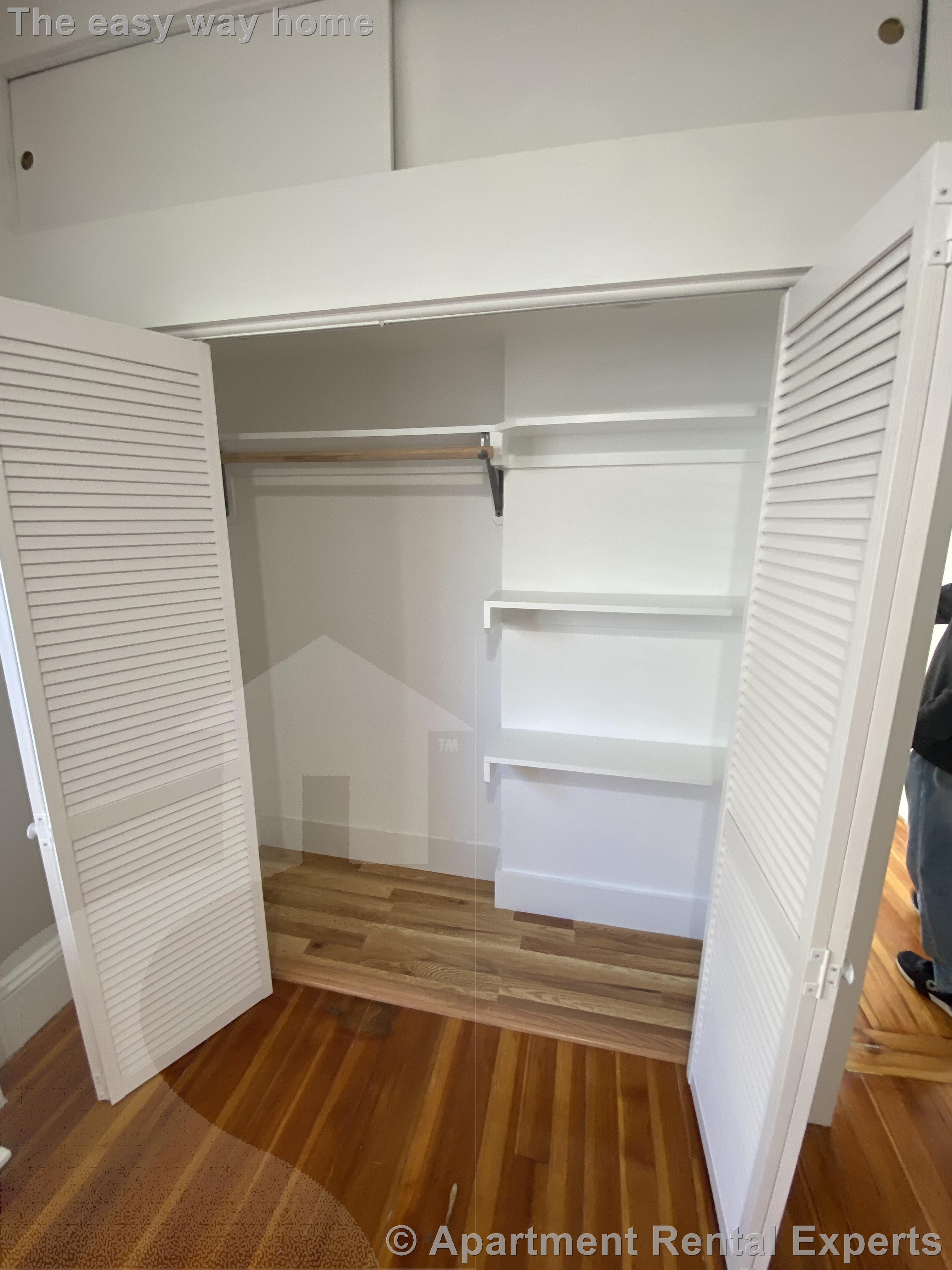 16 Alexander Ave, Medford Square