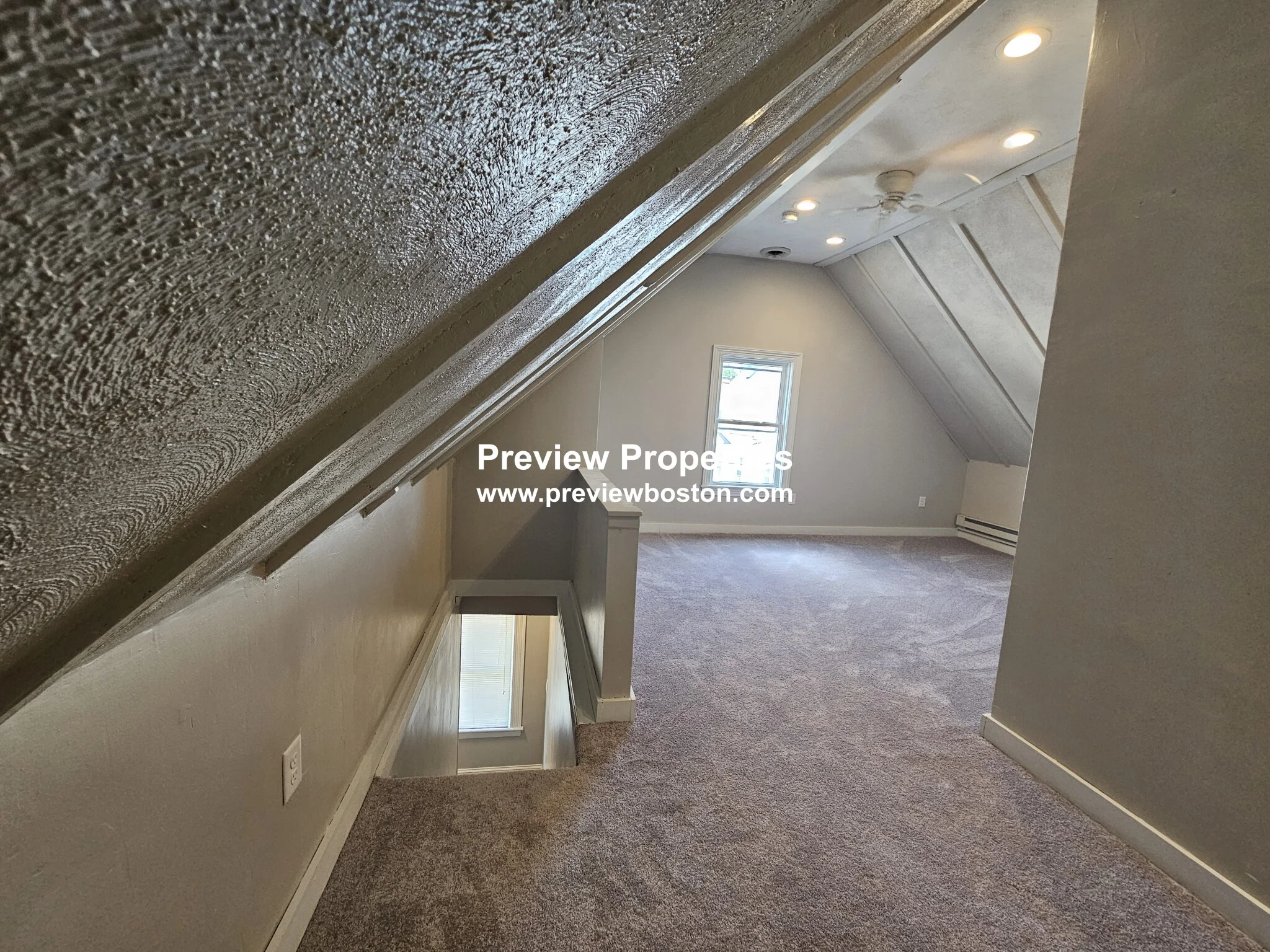 33 Linden St, Everett