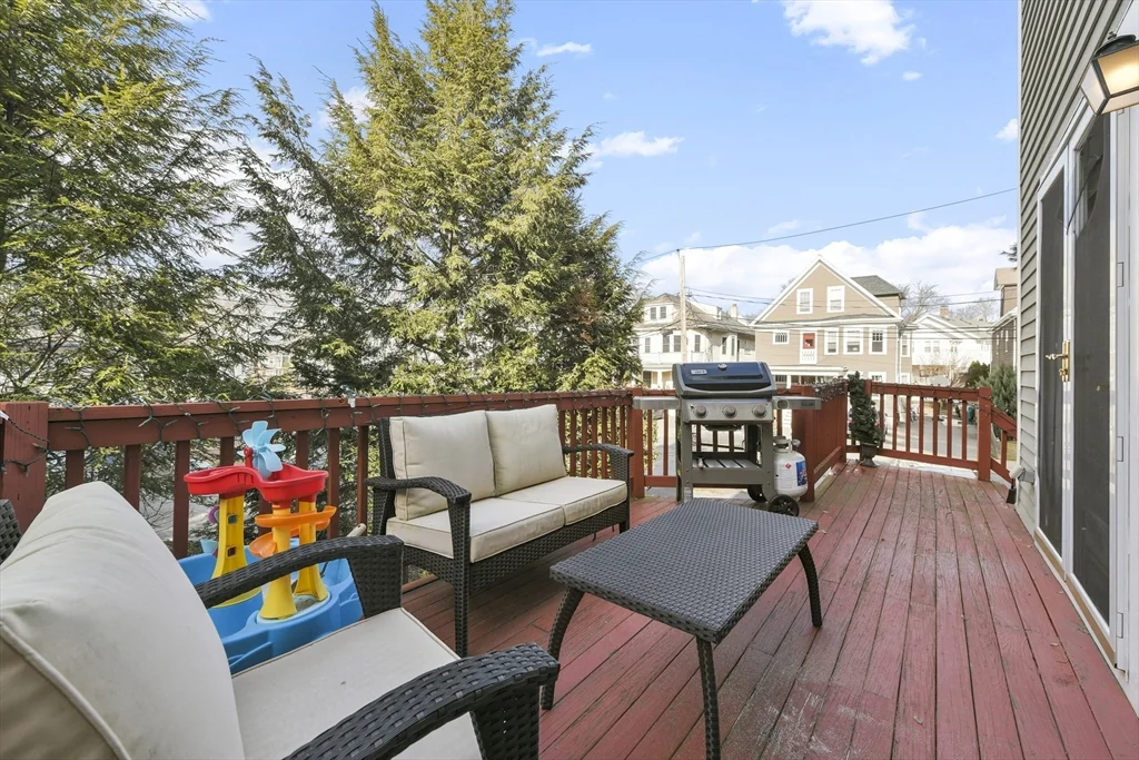 1045 Washington St, Newton