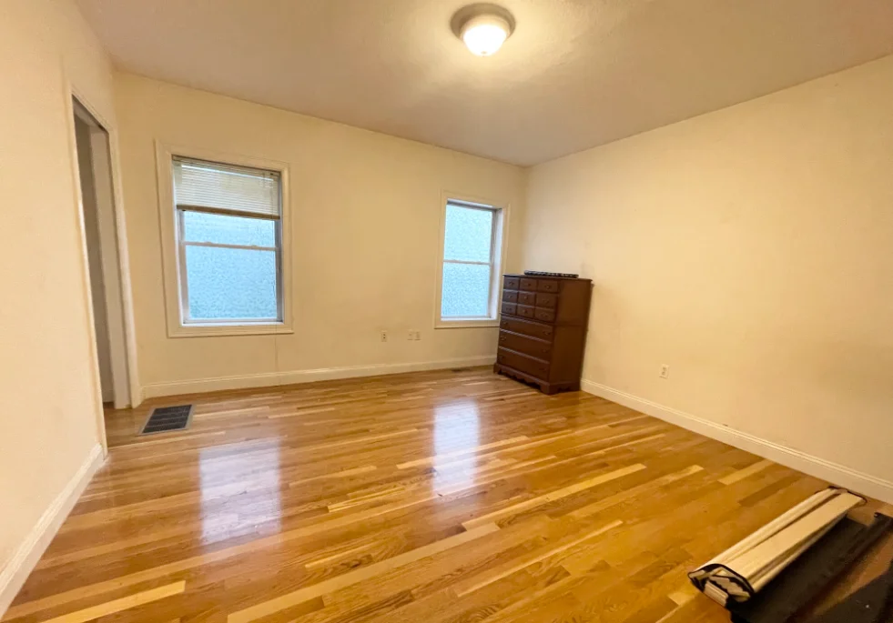 128 Hillside St, Mission Hill