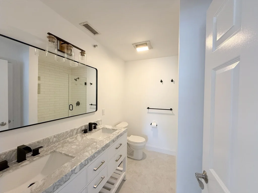 410 Salem St, Wakefield