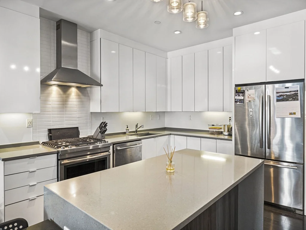 2 West Sixth St, South Boston