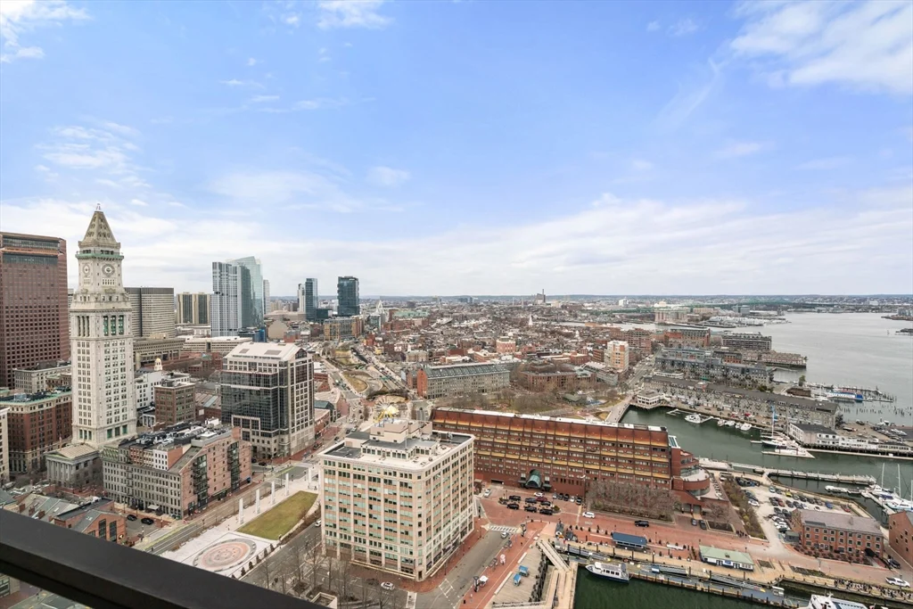 85 E India Row, Waterfront