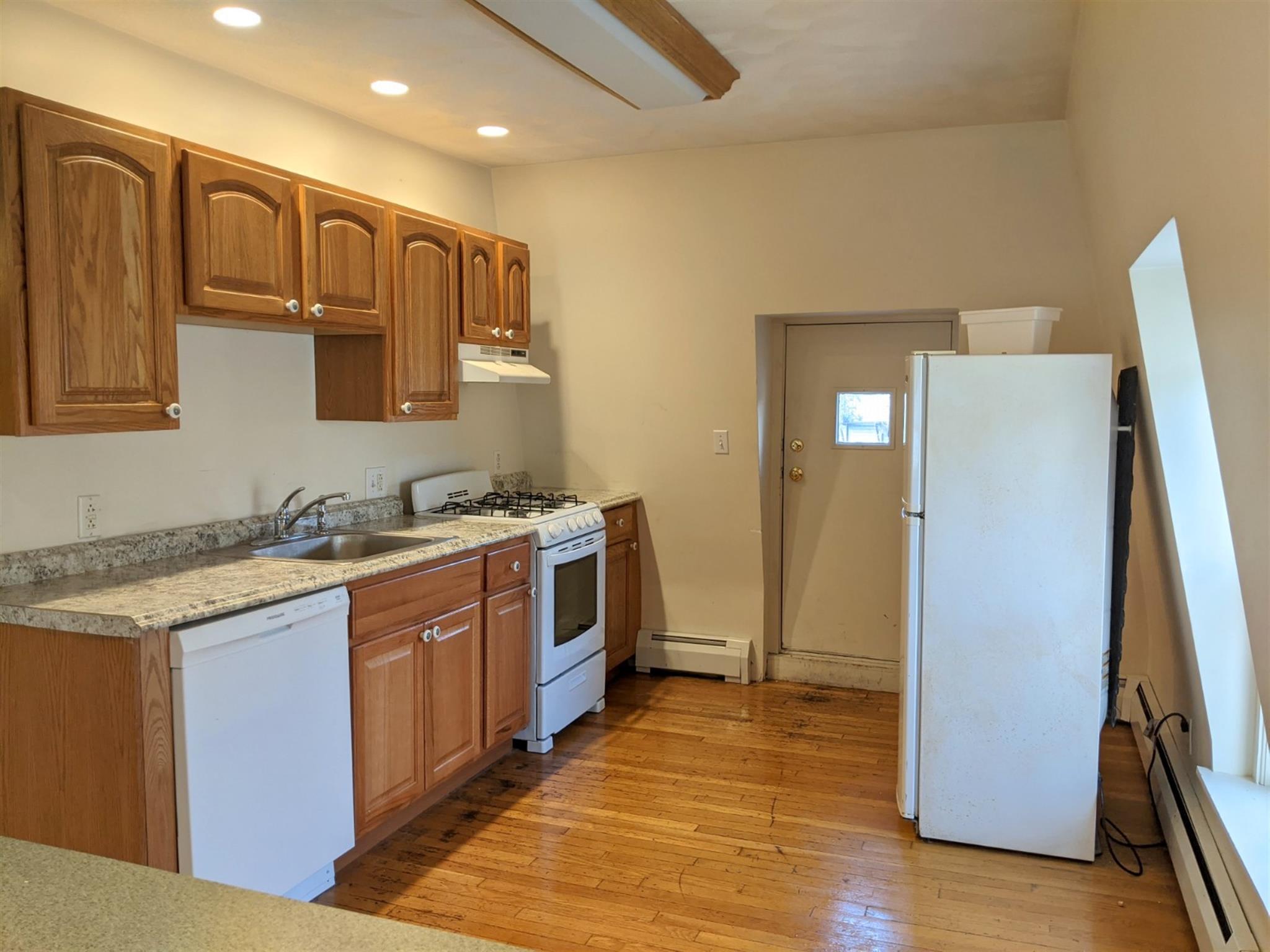 1 bed, 1 bath apartment for rent at 15 Howe St, Magoun Square — photo 8 of 29