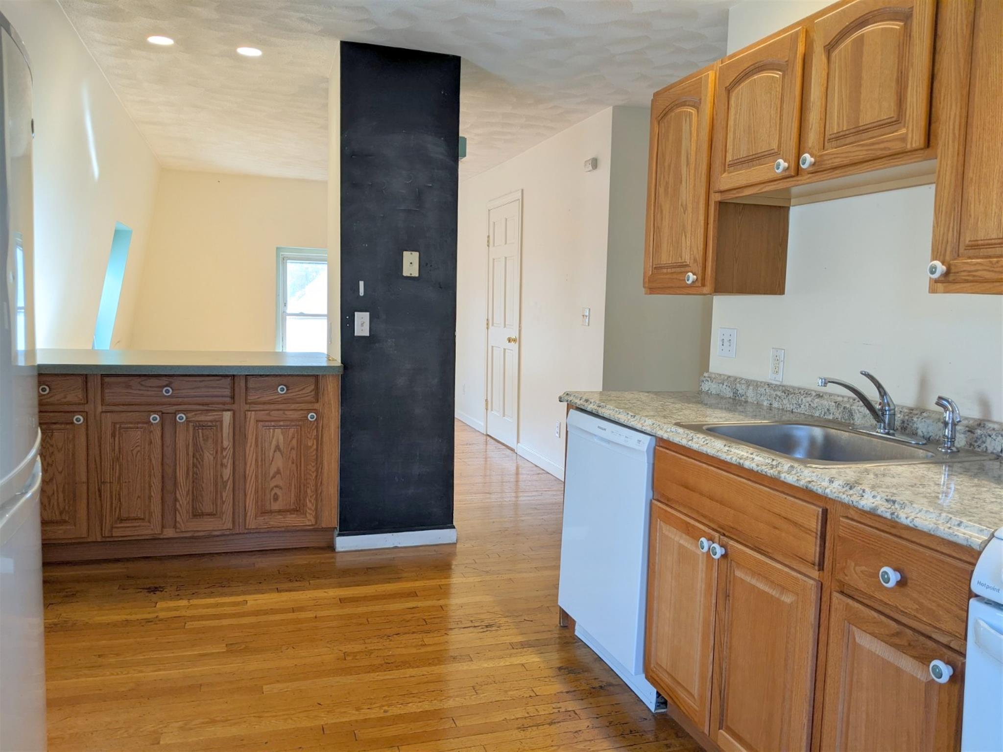 1 bed, 1 bath apartment for rent at 15 Howe St, Magoun Square — photo 9 of 29