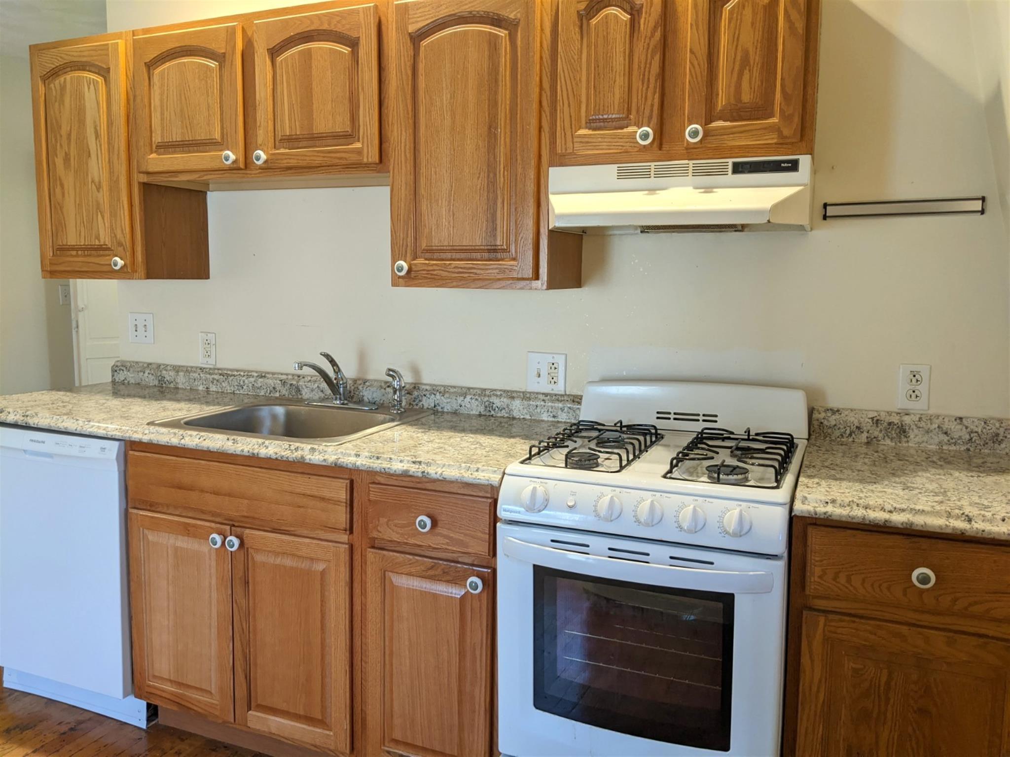 1 bed, 1 bath apartment for rent at 15 Howe St, Magoun Square — photo 10 of 29