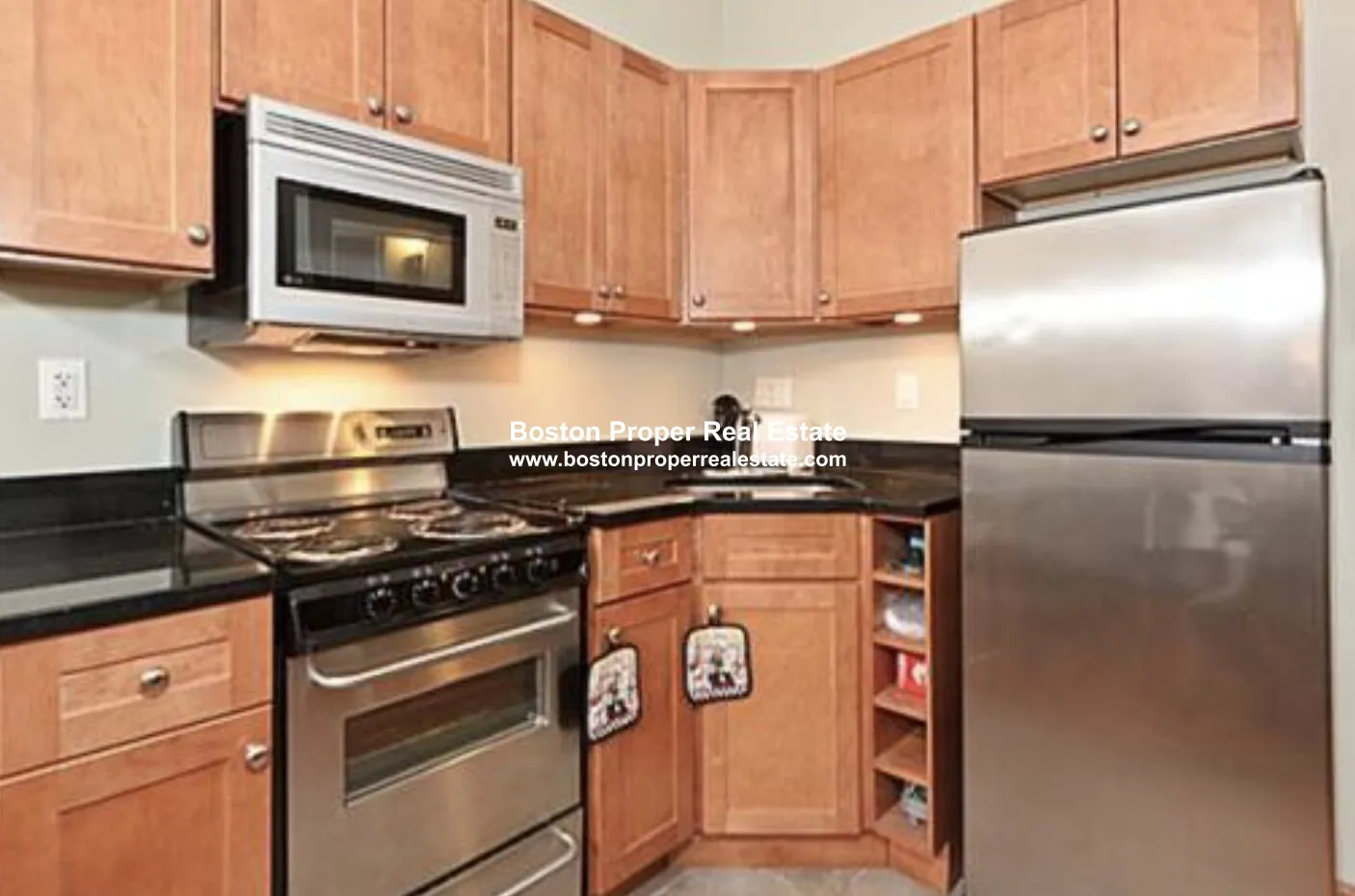 12 Stoneholm St, Fenway