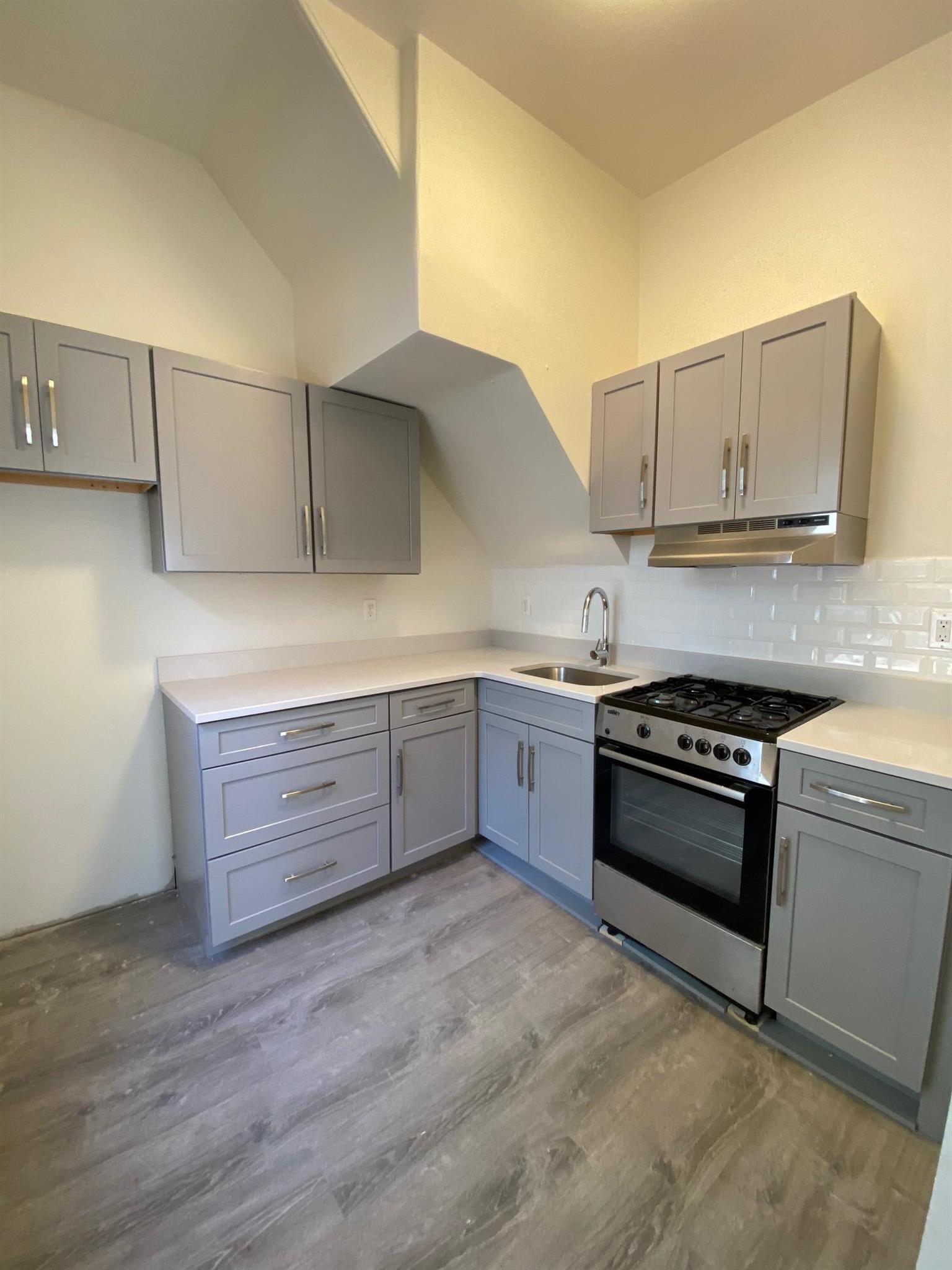 Studio bed, 1 bath apartment for rent at 378 Harvard St Unit 3, Harvard Square — photo 4 of 9