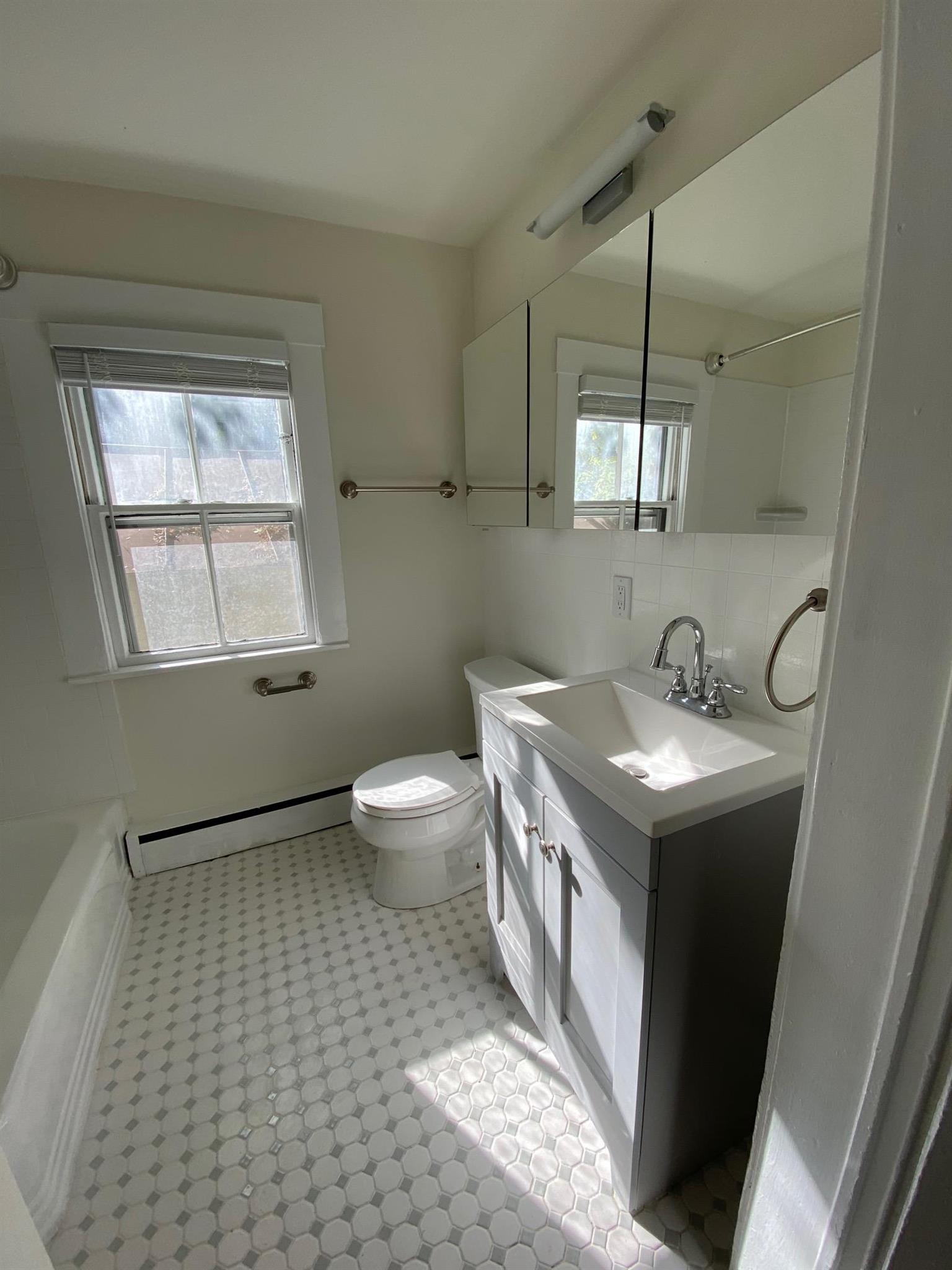 Studio bed, 1 bath apartment for rent at 378 Harvard St Unit 3, Harvard Square — photo 9 of 9