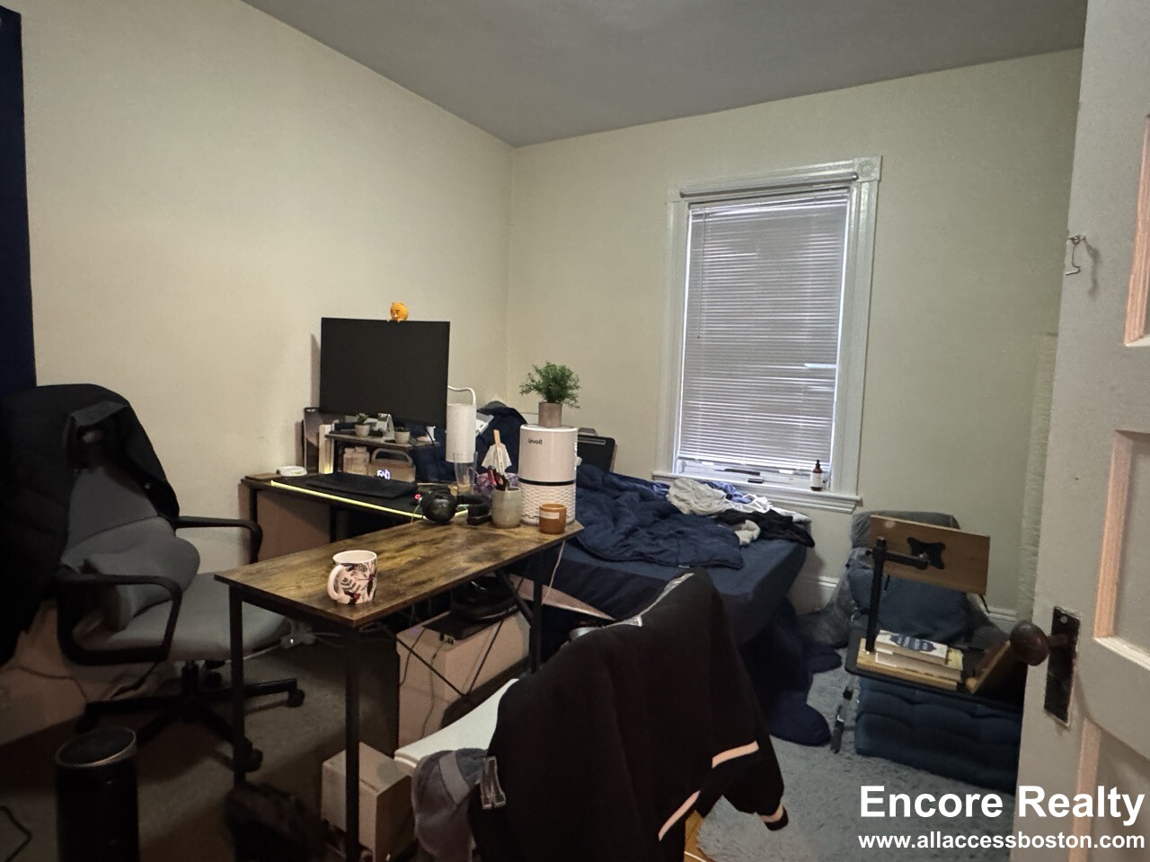 331 Faneuil St, Oak Square