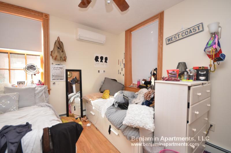 89 Myrtle St, Beacon Hill