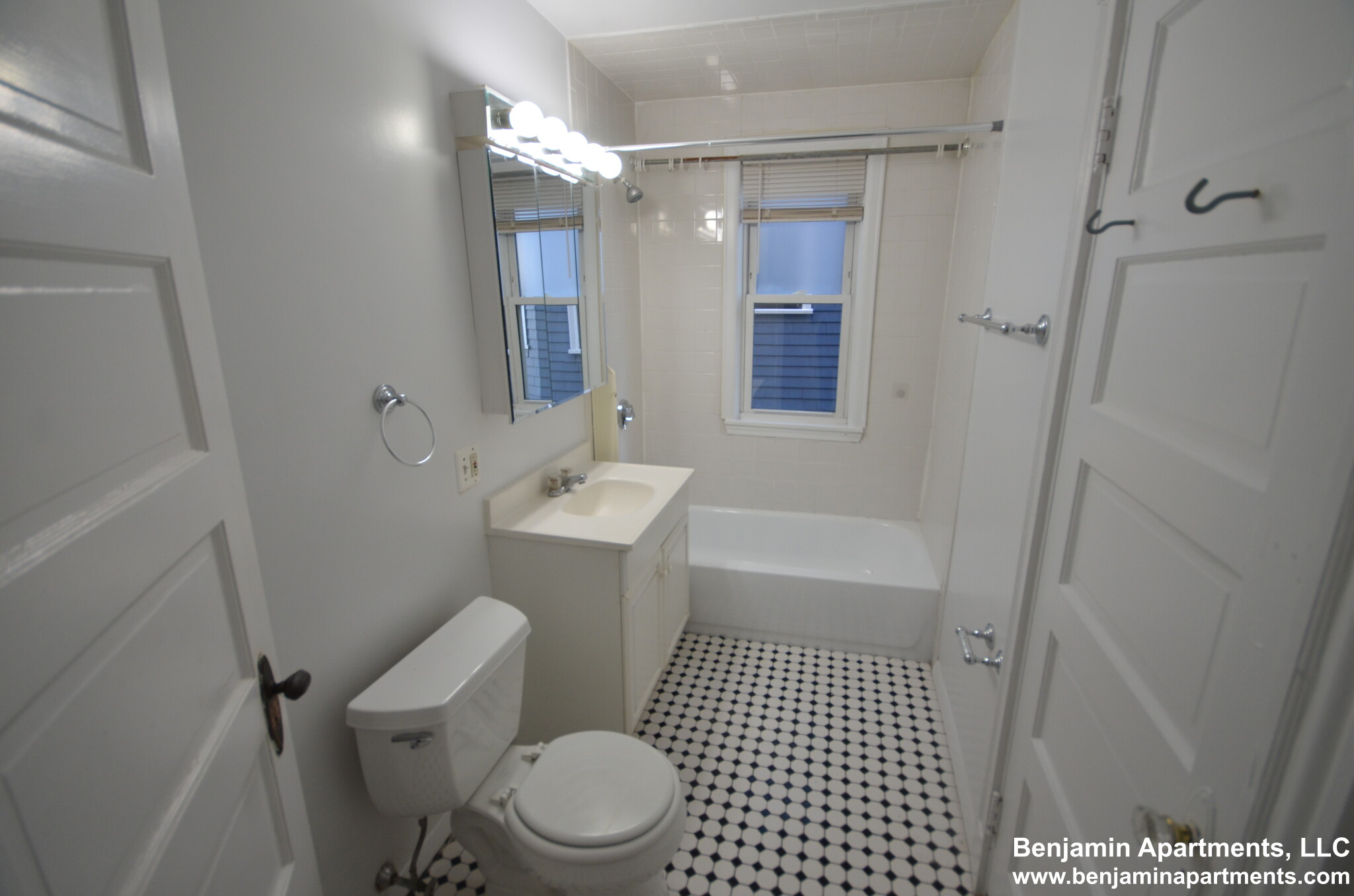 10 Cambridge Ter, Neighborhood Nine