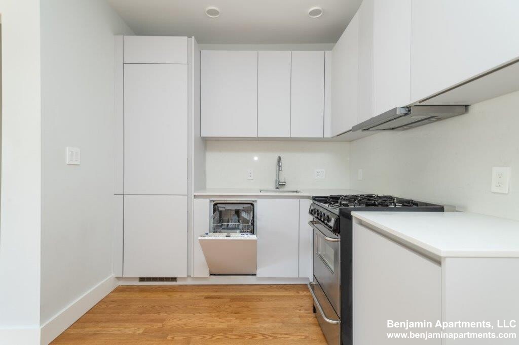 123 Highland Ave, Winter Hill