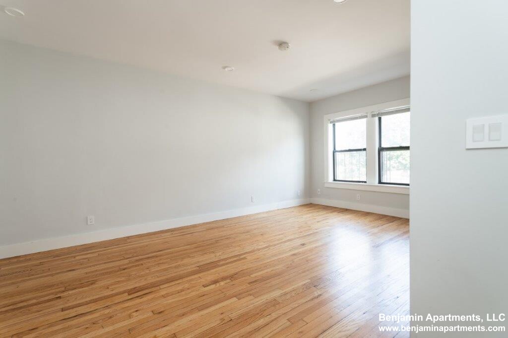 123 Highland Ave, Winter Hill