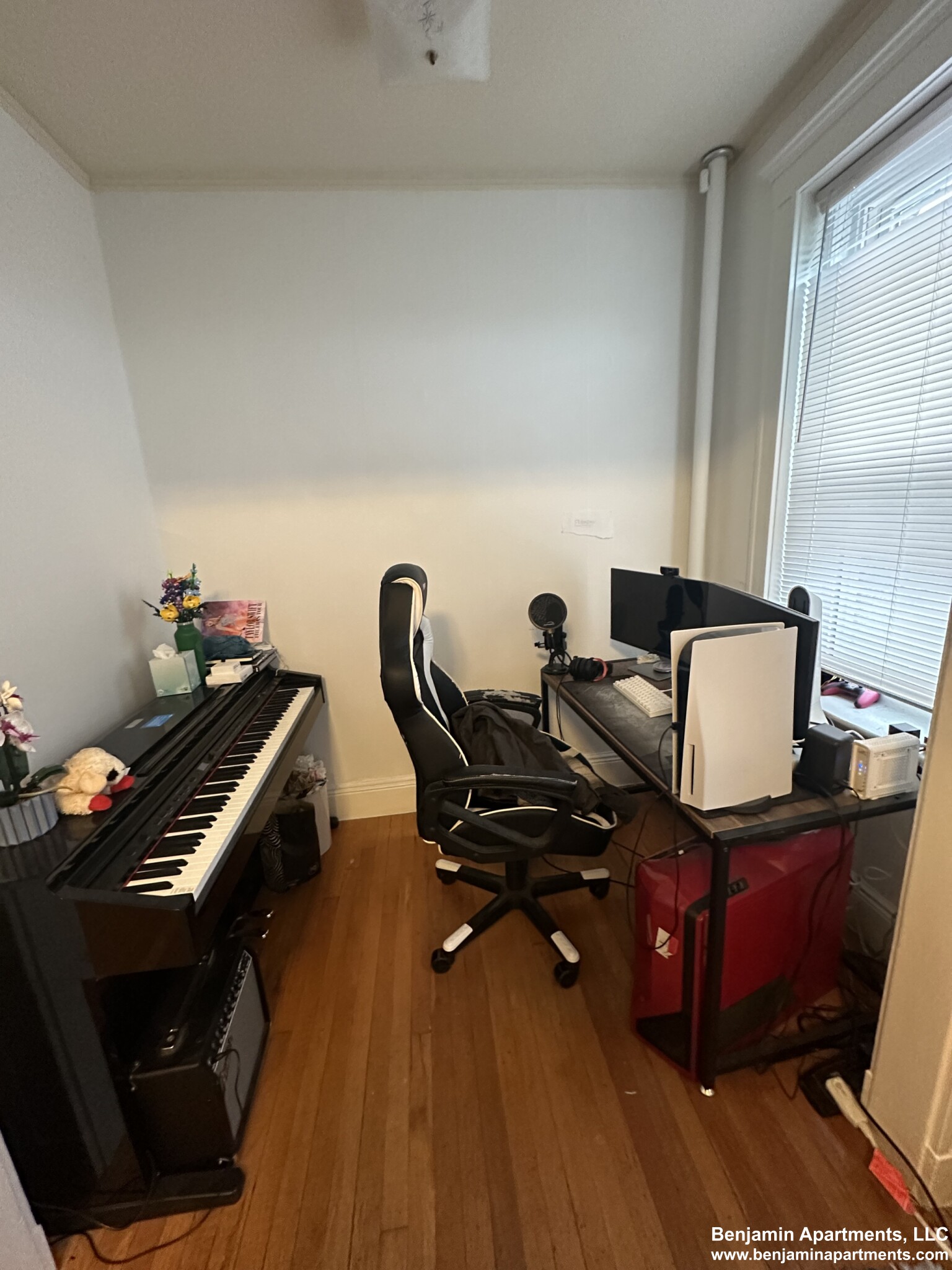 Studio bed, 1 bath apartment for rent at 137 Park Dr Unit 44F, Fenway — photo 4 of 9