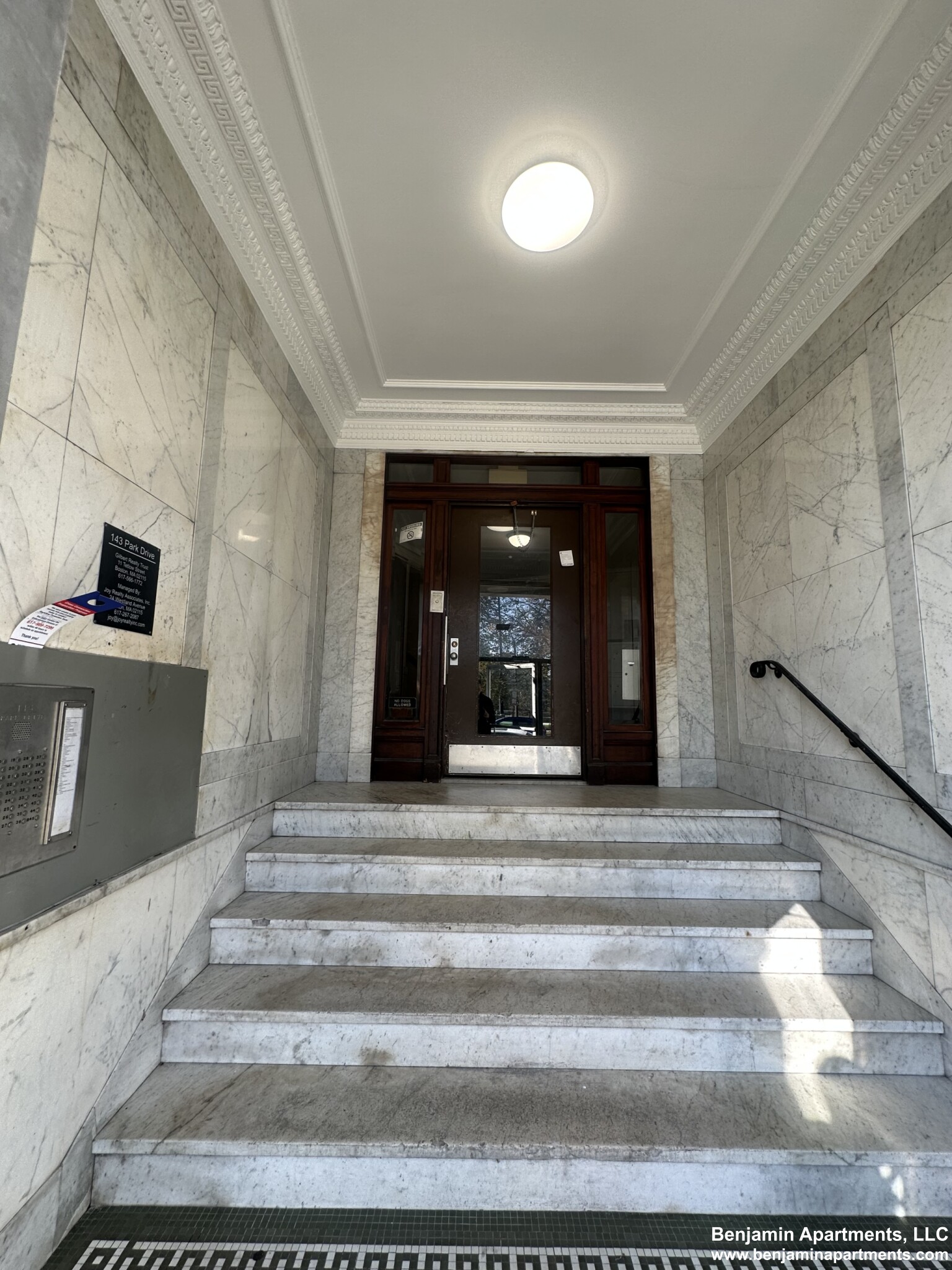 1 split bed, 1 bath apartment for rent at 143 Park Dr Unit 116B, Fenway — photo 11 of 14