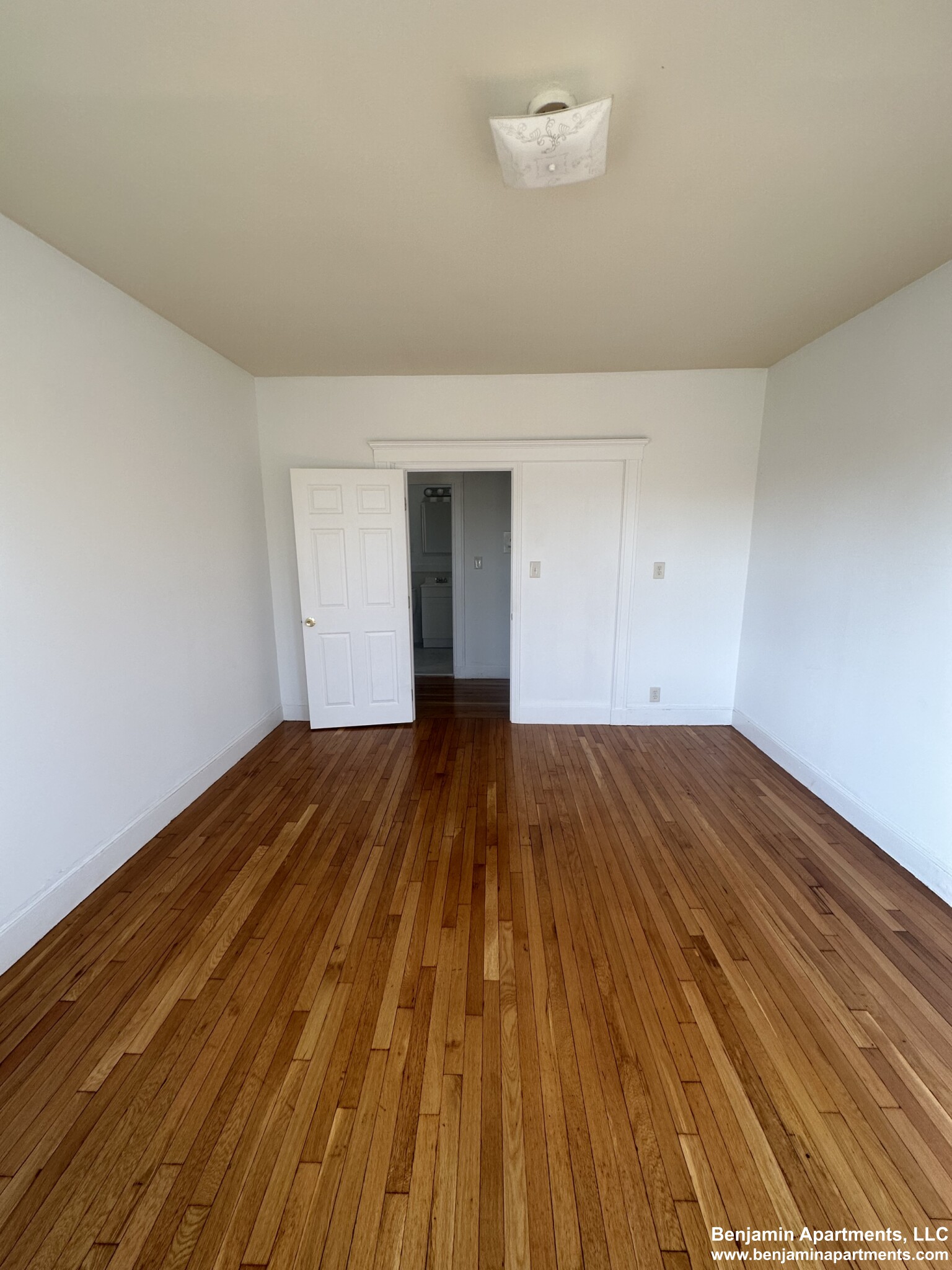 1 split bed, 1 bath apartment for rent at 143 Park Dr Unit 116B, Fenway — photo 3 of 14