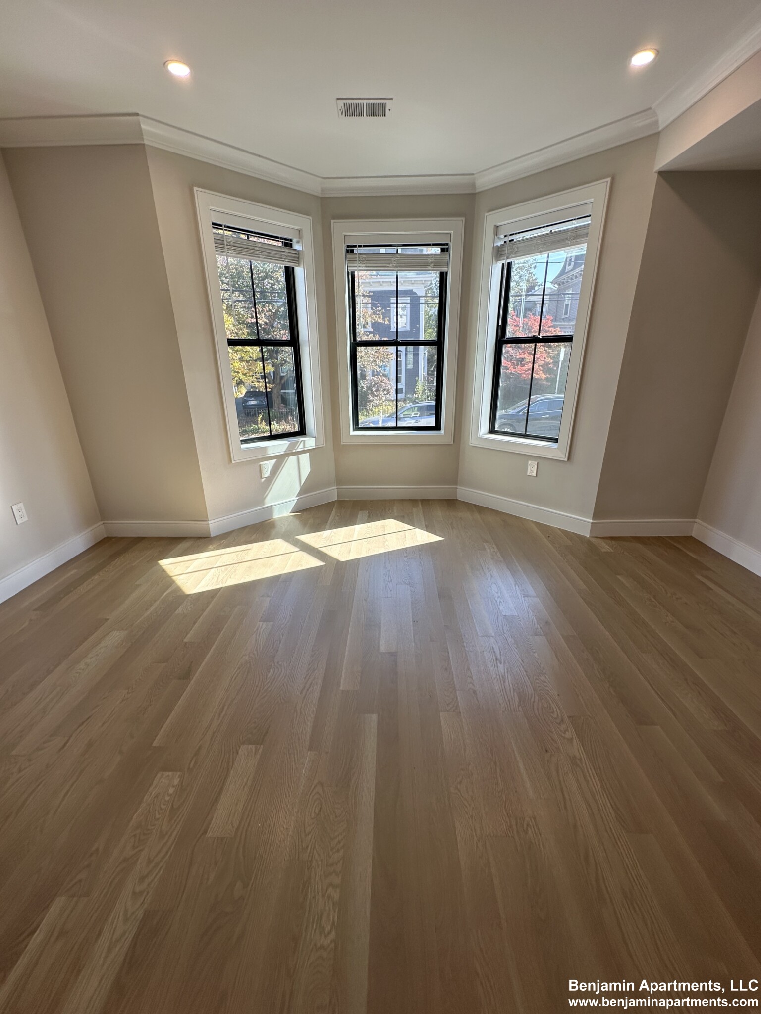 285 Lamartine St, Jamaica Plain