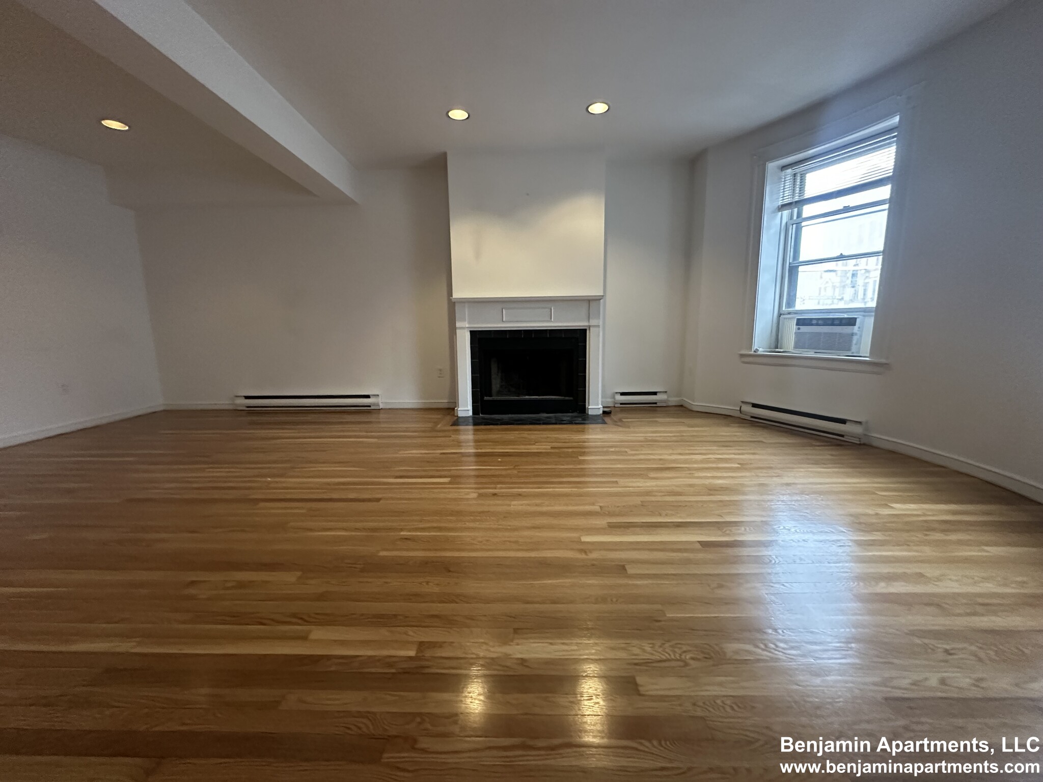 1742 Washington St, South End