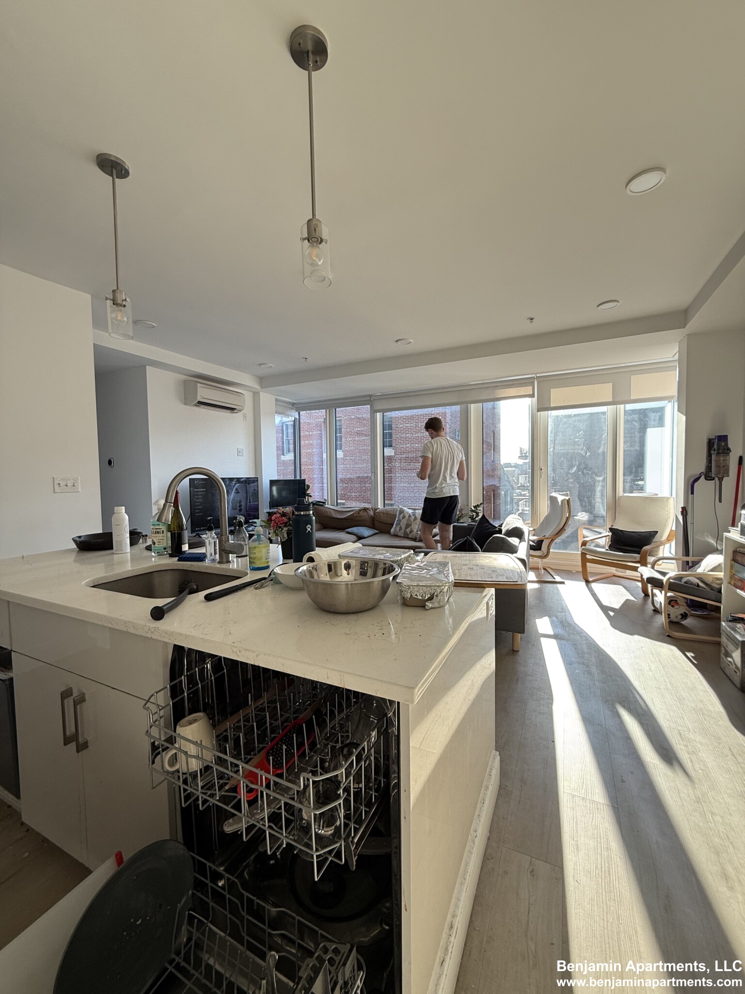 1 Newcomb St, Roxbury