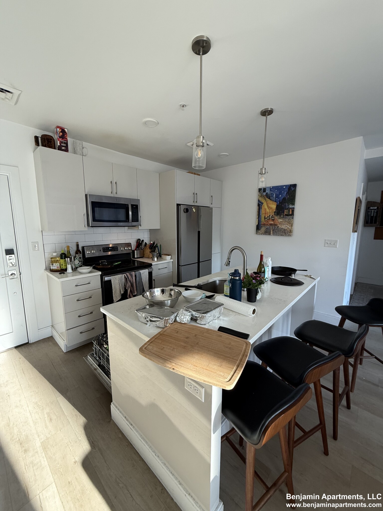 1 Newcomb St, Roxbury