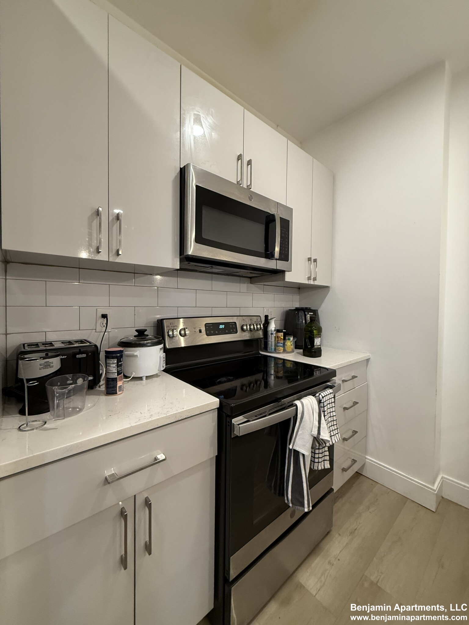 1 Newcomb St, Roxbury