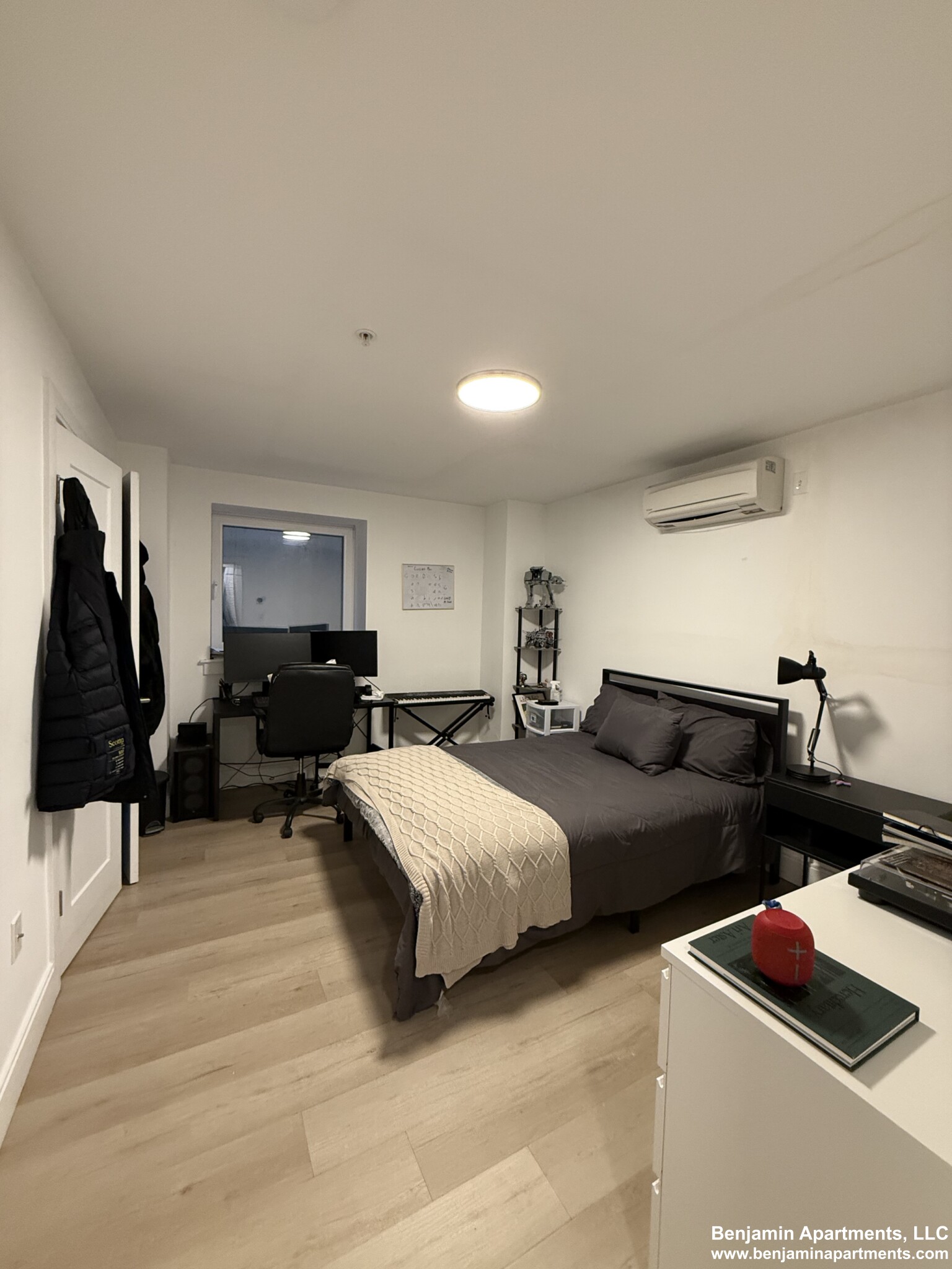 1 Newcomb St, Roxbury