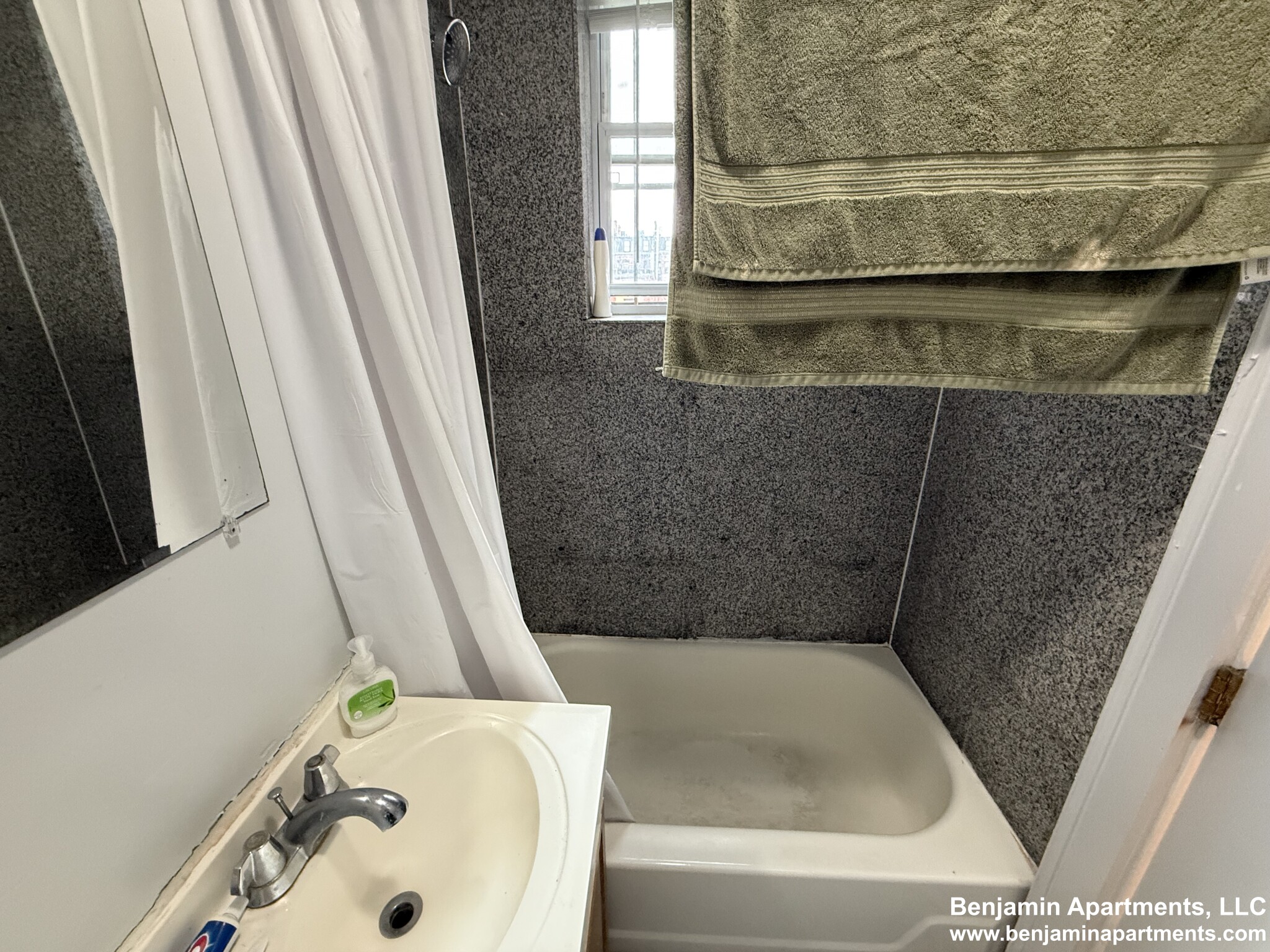 48 Hereford St, Back Bay