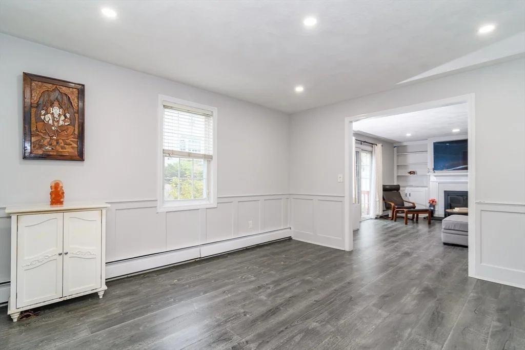 10 Homeward Ln, Natick