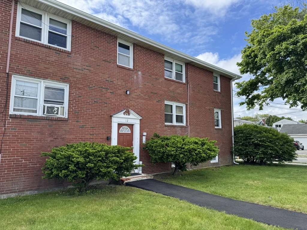 12 Essex St, North Quincy