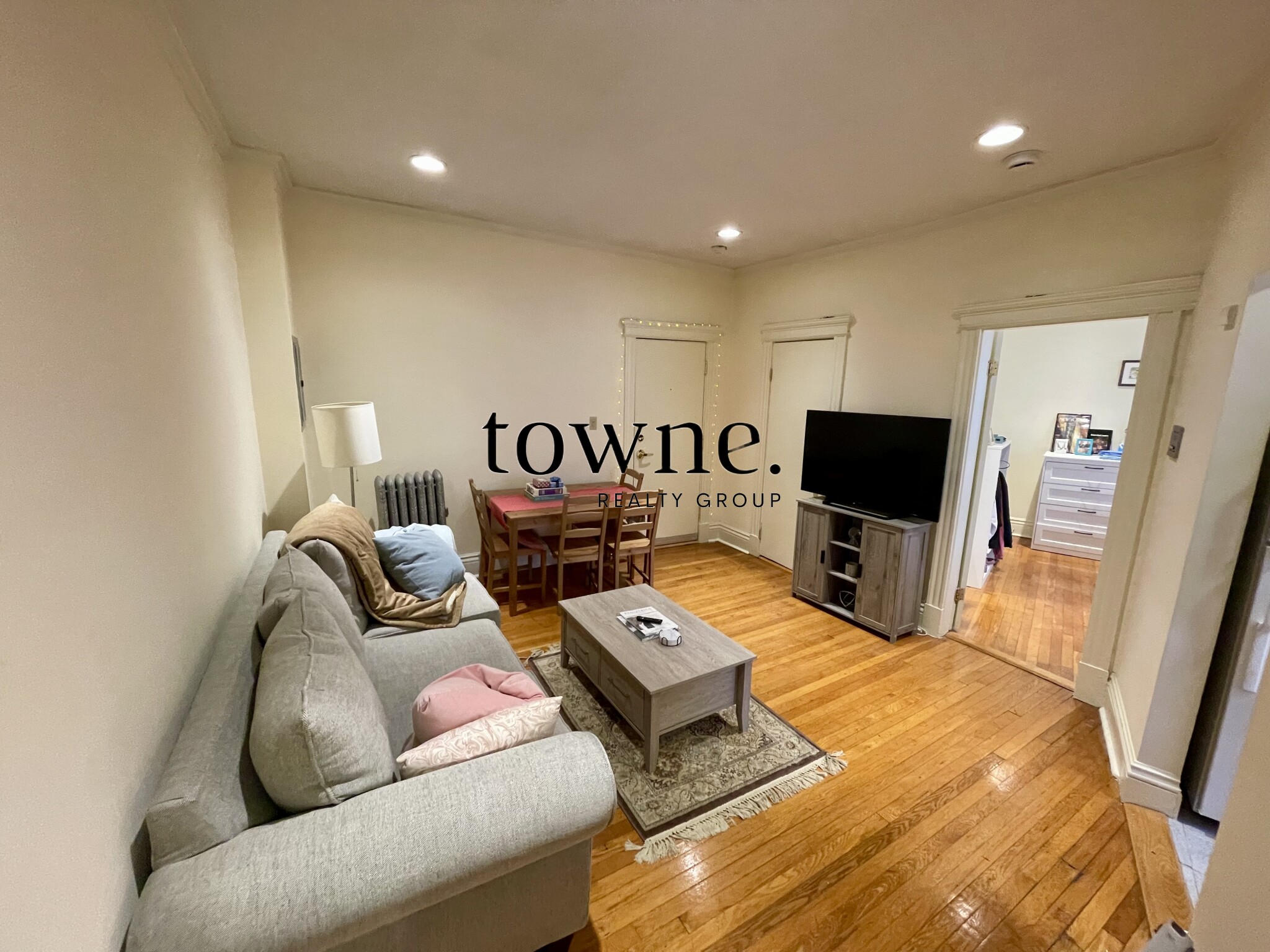 106 Queensberry St, Fenway