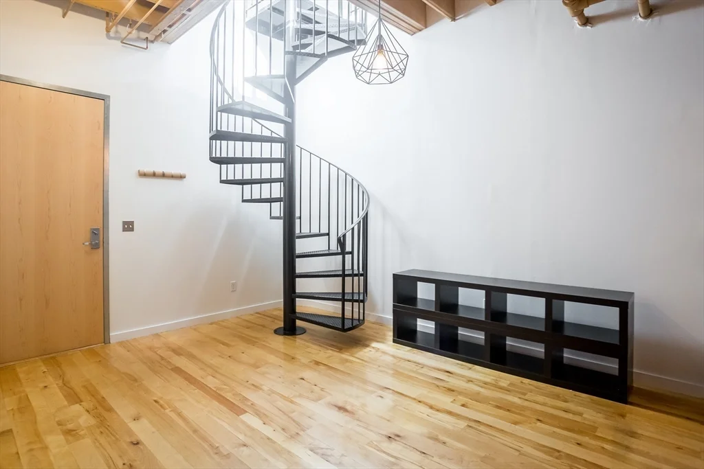 111 Beach St, Leather District