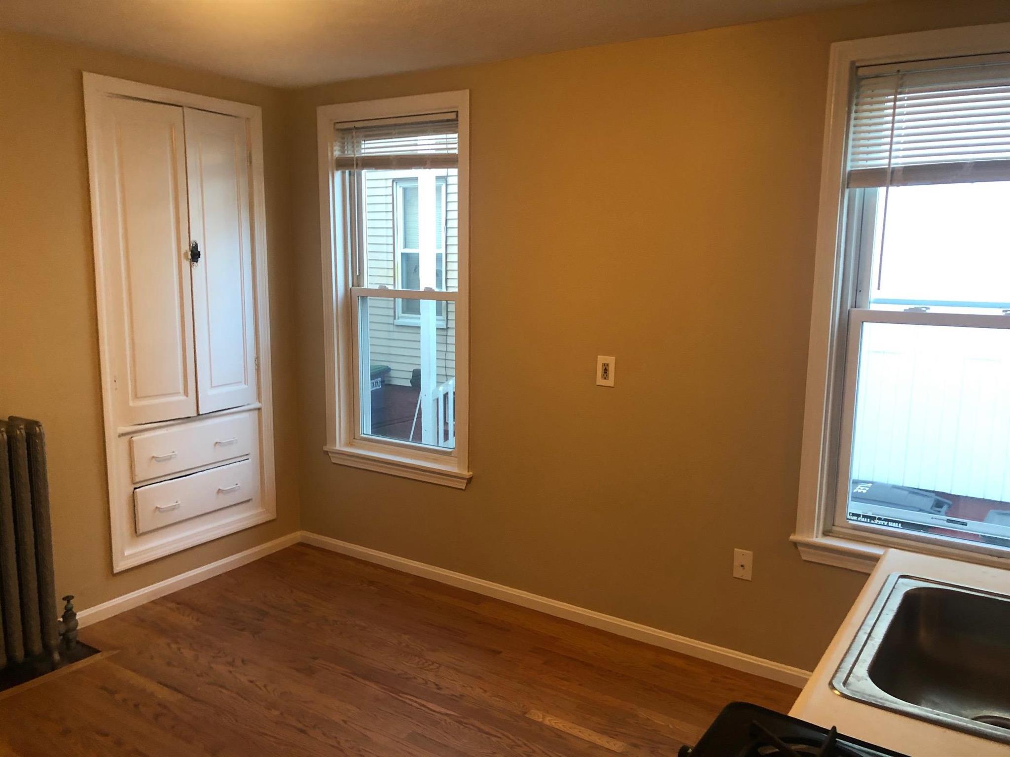 Studio bed, 1 bath apartment for rent at 3 Lee St Unit 1R, Magoun Square — photo 3 of 10