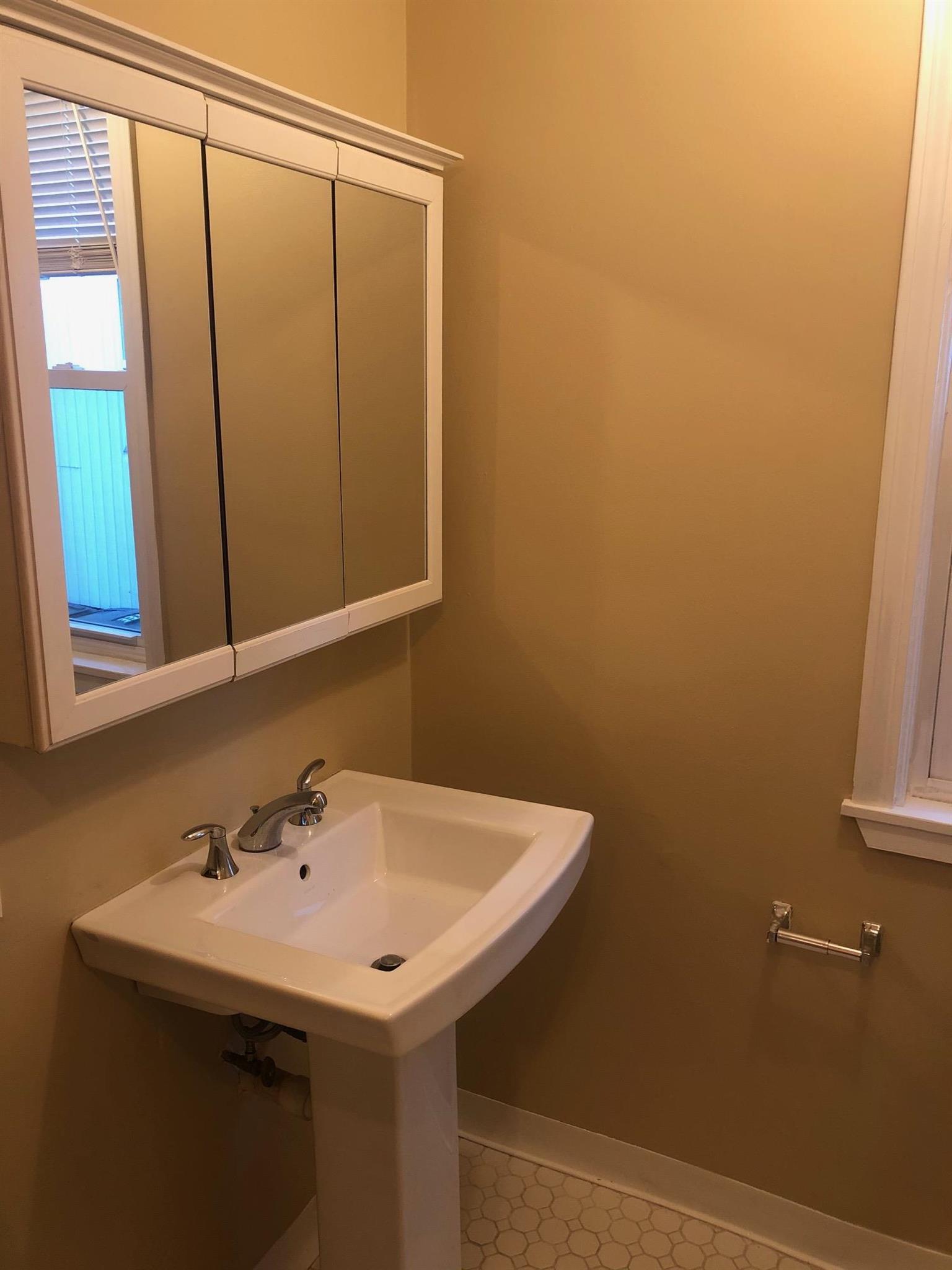 Studio bed, 1 bath apartment for rent at 3 Lee St Unit 1R, Magoun Square — photo 9 of 10