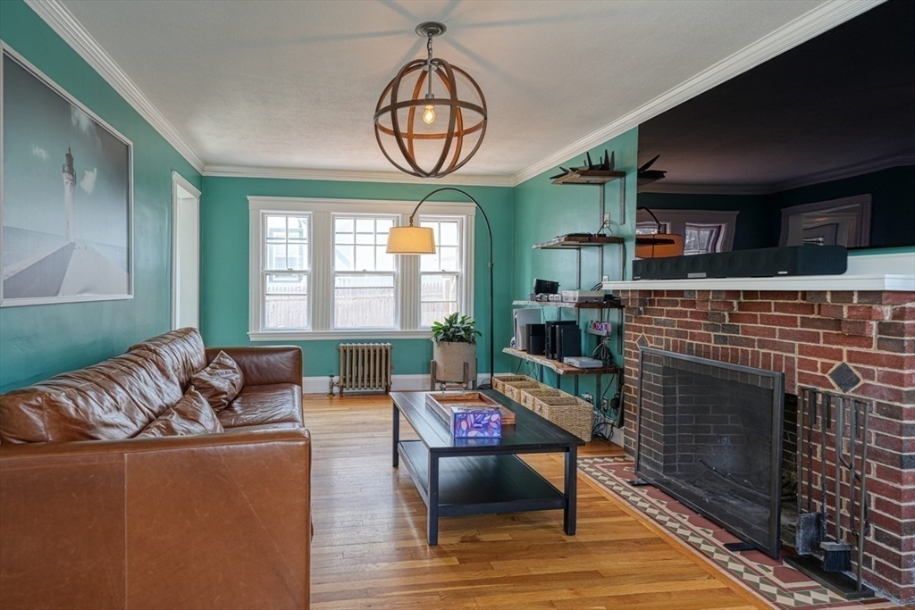 85 Roosevelt Rd, Medford