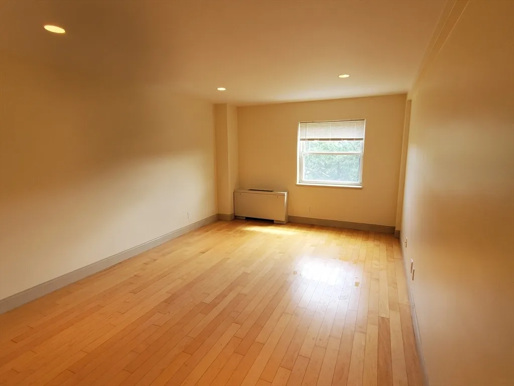 1600 Beacon St, Corey Hill