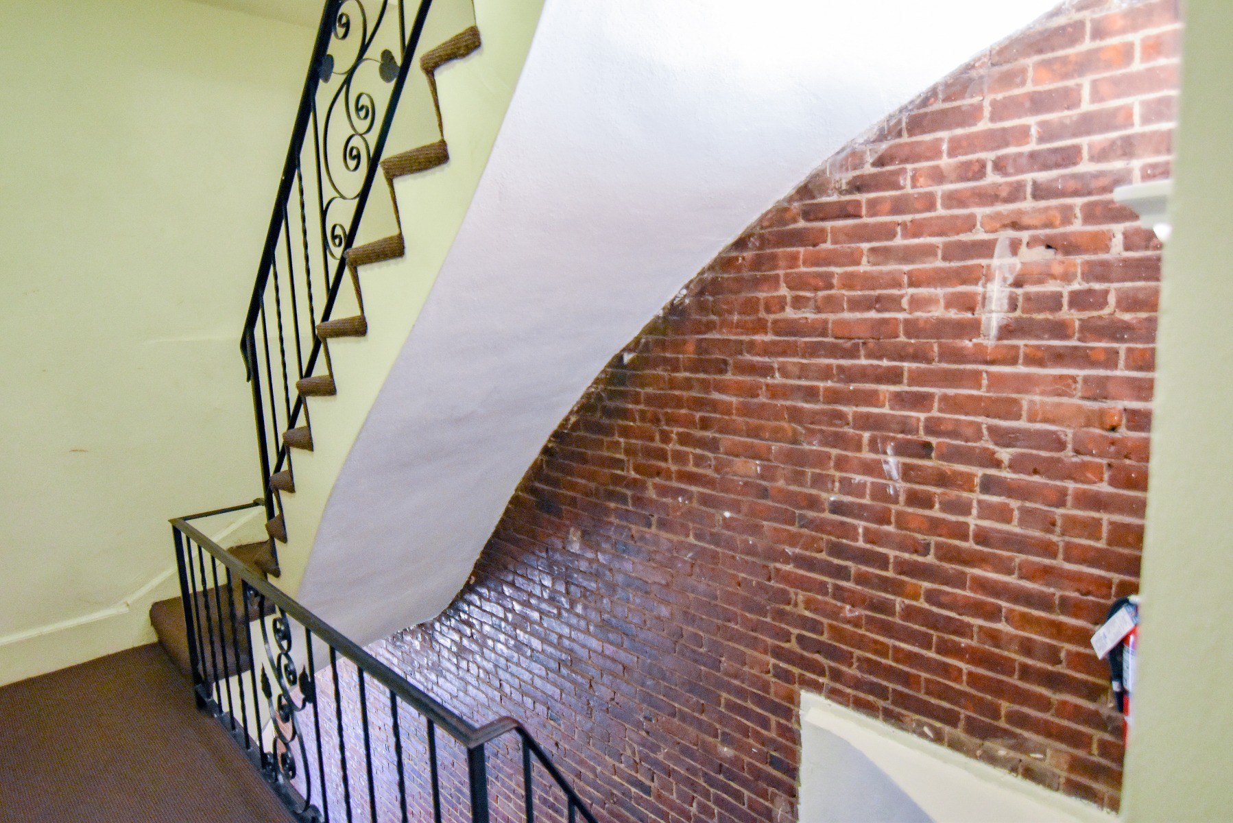 702 Massachusetts Ave, South End