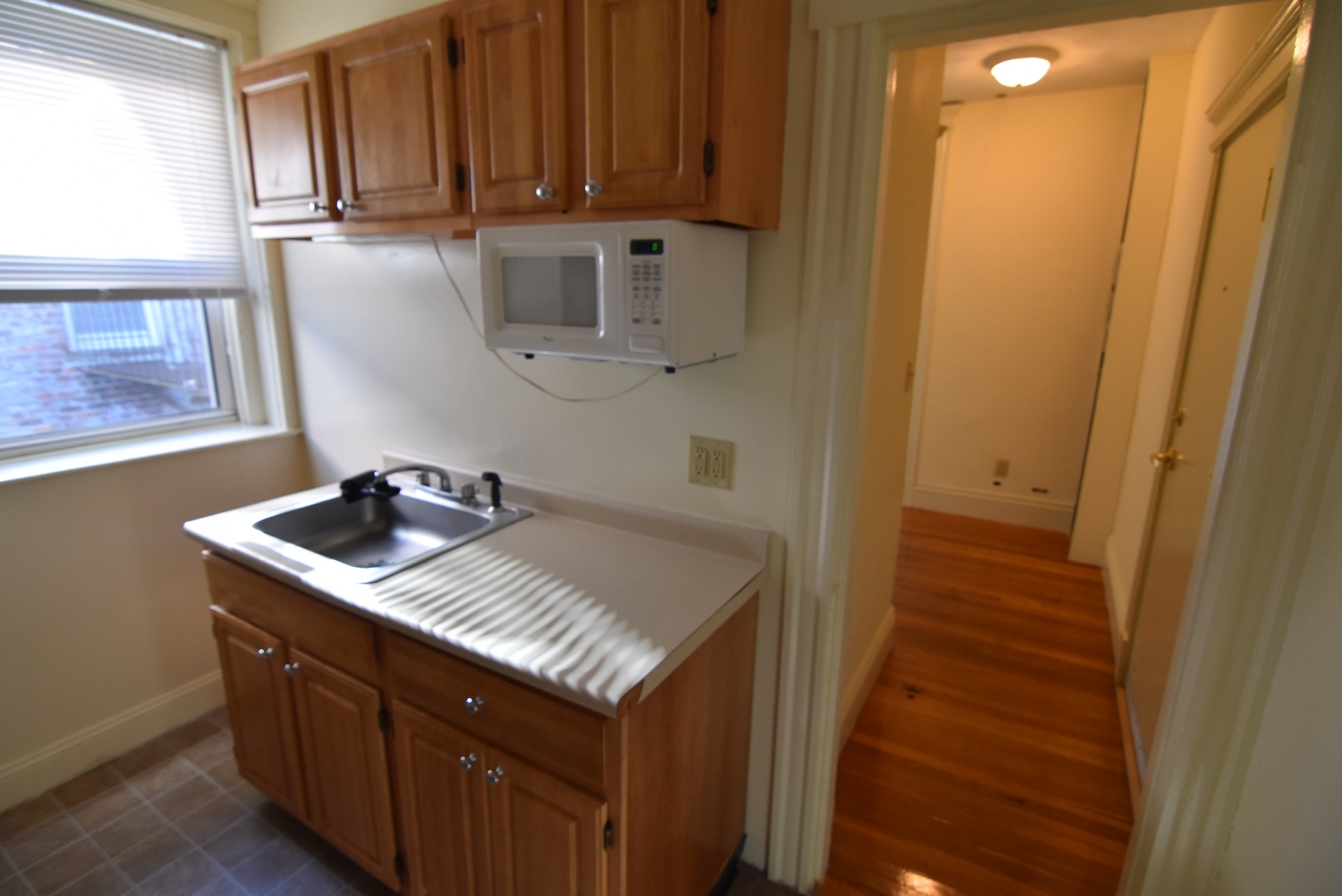 102 Queensberry St, Fenway