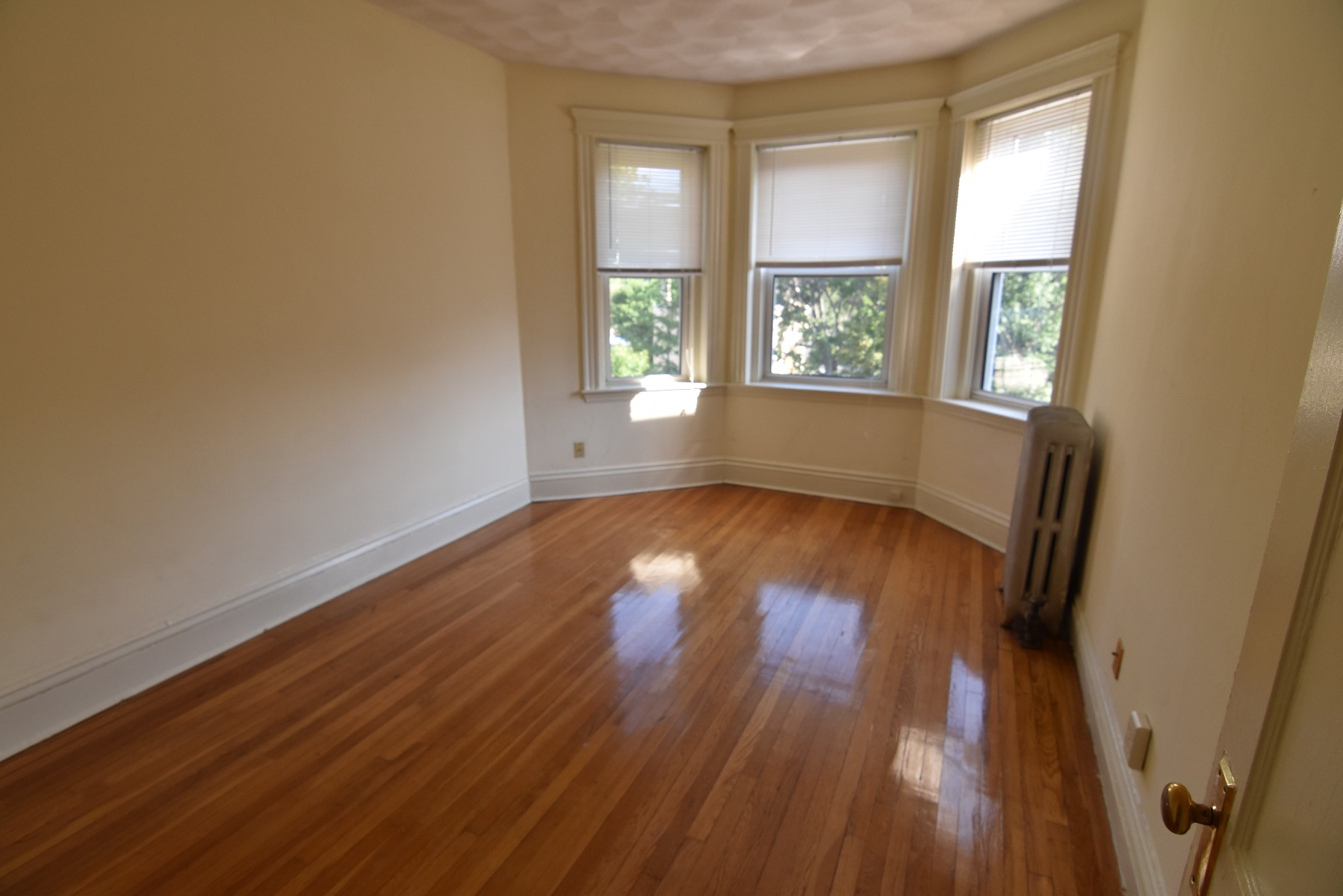 102 Queensberry St, Fenway